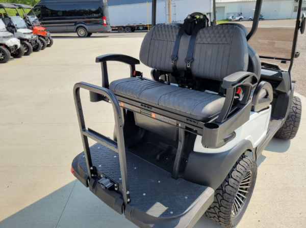 2024 Atlas Carts 4 Passenger Lifted - Image 18