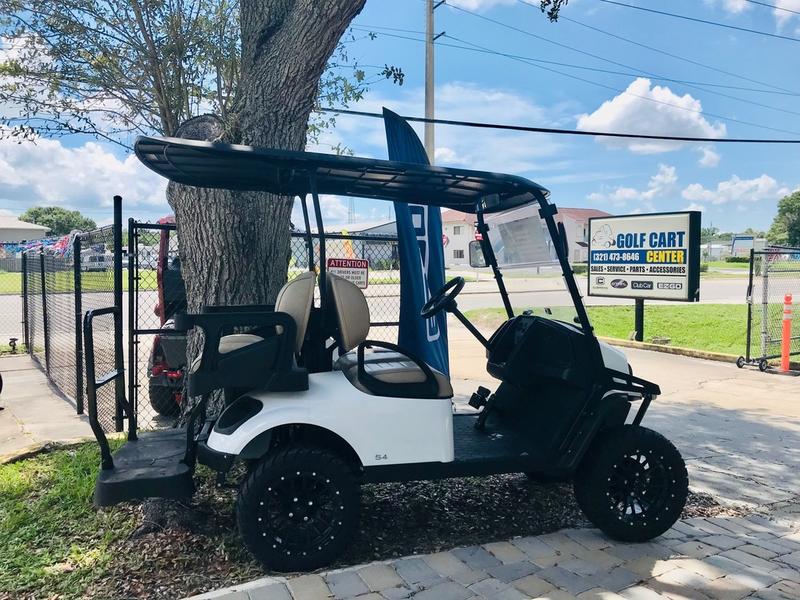 2024 E-Z-Go Express S4 Gas – Bright White – Atlanta, Georgia 3 2024 E-Z-Go Express S4 Gas Bright White Seats – Atlanta, Ga