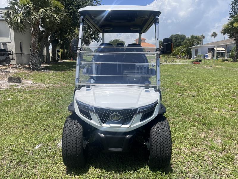 Street Legal 2025 Evolution D-Max Gt4 White Golf Cart Alabama Nationwide Export 8 Side Profile Of White D-Max Gt4 Electric Cart