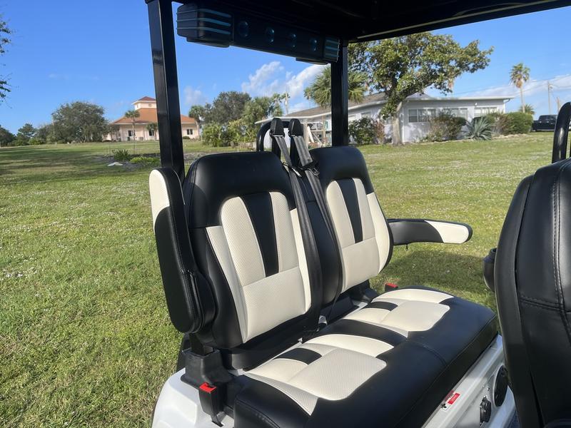 Street Legal 2025 Evolution D5-Ranger 4 White Golf Cart South Carolina Export Nationwide 6 2025 Evolution D5-Ranger 4 White Seating Layout South Carolina