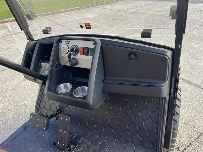 2025 E-Z-Go Express 6 Elite Lithium Inferno Red | Los Angeles, Ca 2 2025 E-Z-Go Express 6 Elite Lithium – Inferno Red – Los Angeles Ca – Dashboard