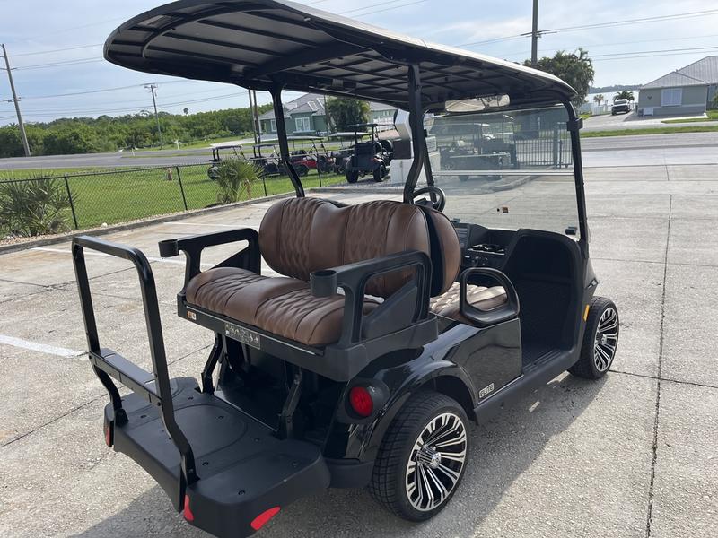 2026 E-Z-Go Freedom Rxv Elite Lithium Black 4-Passenger Electric Golf Cart In Dallas Tx 4 Front View Of The 2026 E-Z-Go Freedom Rxv Elite Lithium Black Golf Cart In Dallas Texas