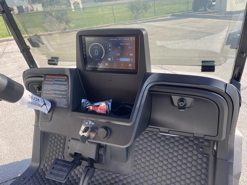 2026 E-Z-Go Freedom Rxv Elite Lithium Bright White 4-Passenger Electric Golf Cart Columbus Oh 6 Front View Of The 2026 E-Z-Go Freedom Rxv Elite Lithium Bright White Golf Cart In Columbus Ohio