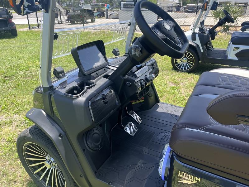 Street Legal 2025 Evolution D-Max Gt4 Black Golf Cart Pennsylvania Nationwide Export 2 2025 Evolution D-Max Gt4 Black Golf Cart Front View Pennsylvania
